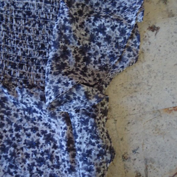 DR2 Top M Smocking Metallic - Picture 4 of 10